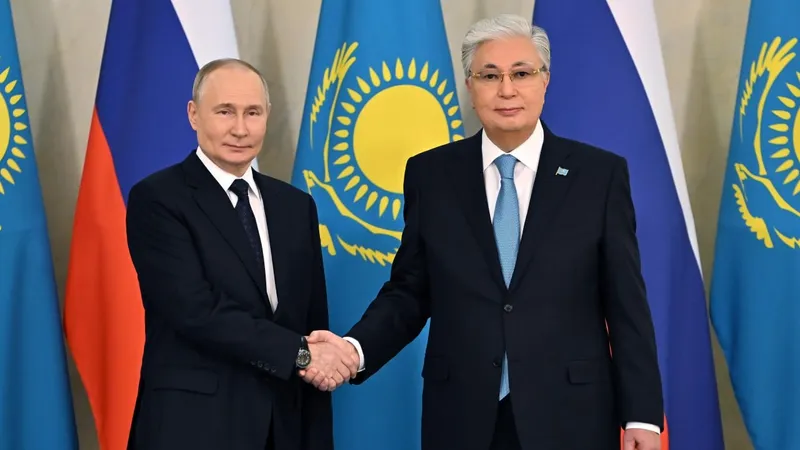 Зампредседателя правительства России передал Токаеву слова приветствия от Путина