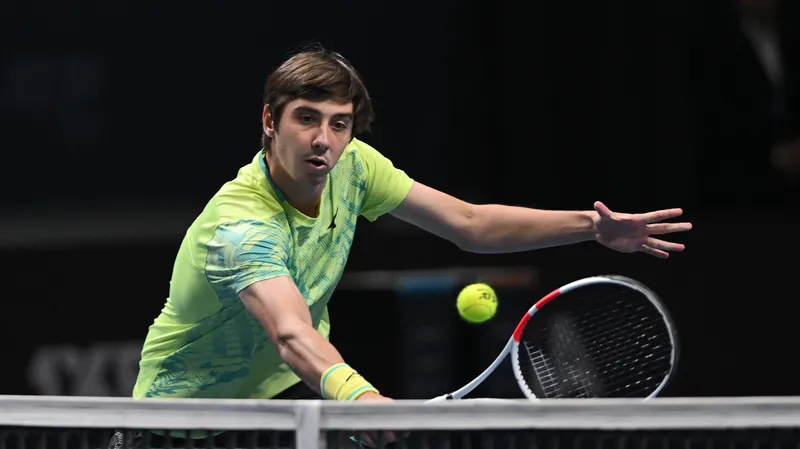 Казахстанский теннисист стартовал на турнире АТР-250 в Чили