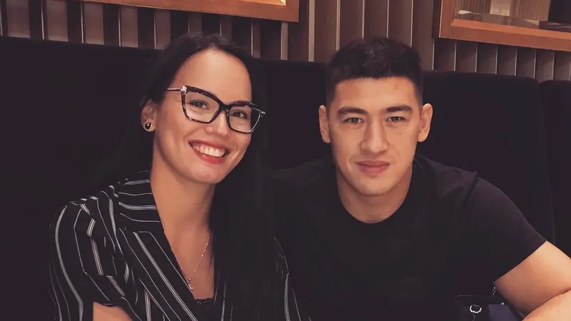 Экс-жену Бивола раскритиковали фанаты после его реванша с Бетербиевым