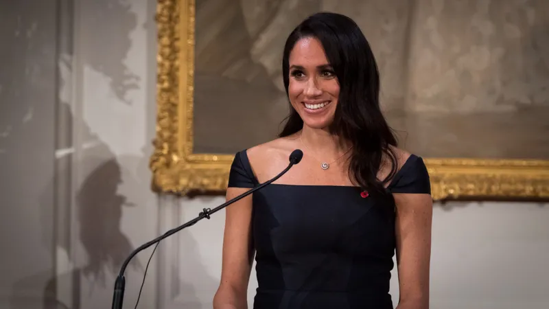 Меган Маркл повторила образ принцессы Дианы и нарвалась на критику