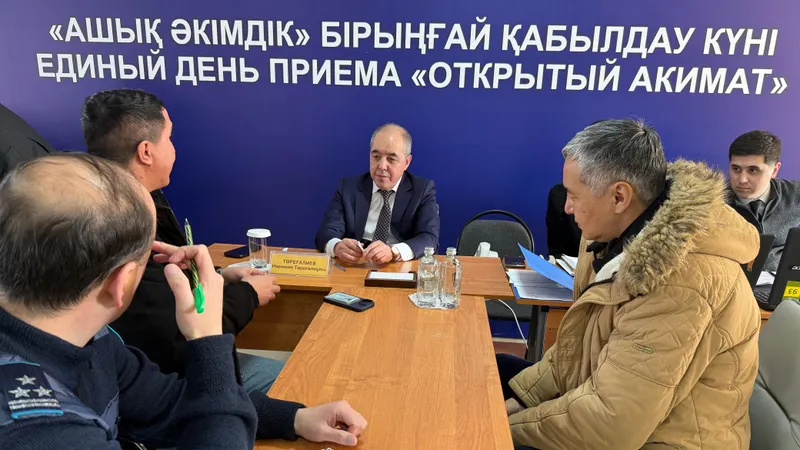 Открытый акимат: более 300 жителей ЗКО получили ответы на свои вопросы в Единый день приема
