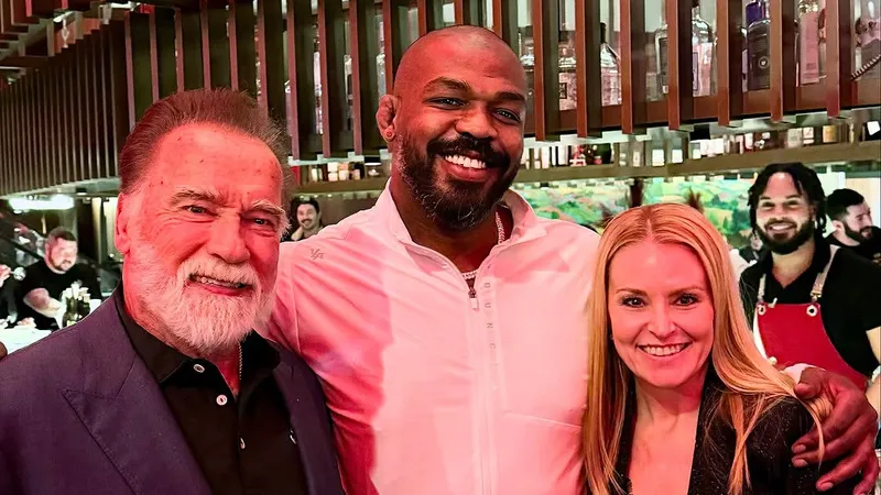 Чемпион UFC встретился с Арнольдом Шварценеггером