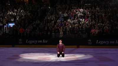 Максим Наумов посвятил пронзительный номер погибшим родителям, фото - Новости Zakon.kz от 04.03.2025 03:44