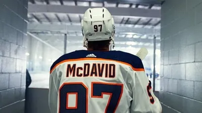 McDonald's в Канаде на время переименовал два ресторана в честь Коннора Макдэвида, фото - Новости Zakon.kz от 04.03.2025 06:16