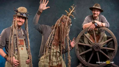 Шляпы, Шляпы, Всеволод Демидов, шляпник, художник, шляпных дел мастер, мода, стиль, фрик, чудак, безумный шляпник, фото - Новости Zakon.kz от 06.03.2025 12:54