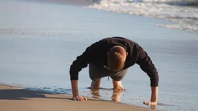 как оценить состояние здоровья с помощью отжиманий, фото - Новости Zakon.kz от 07.03.2025 00:32