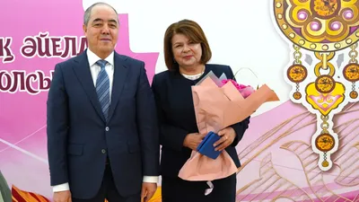 Аким ЗКО поздравил женщин с Международным женским днем, фото - Новости Zakon.kz от 08.03.2025 00:05