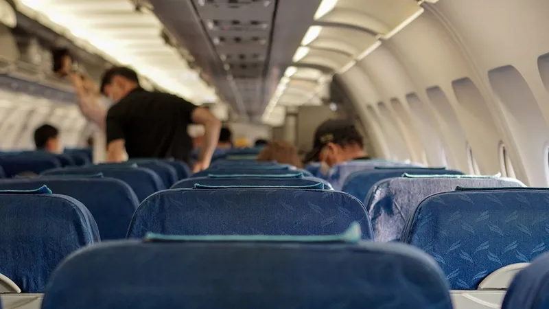 Вооруженный австралиец проник в самолет под видом работника аэропорта