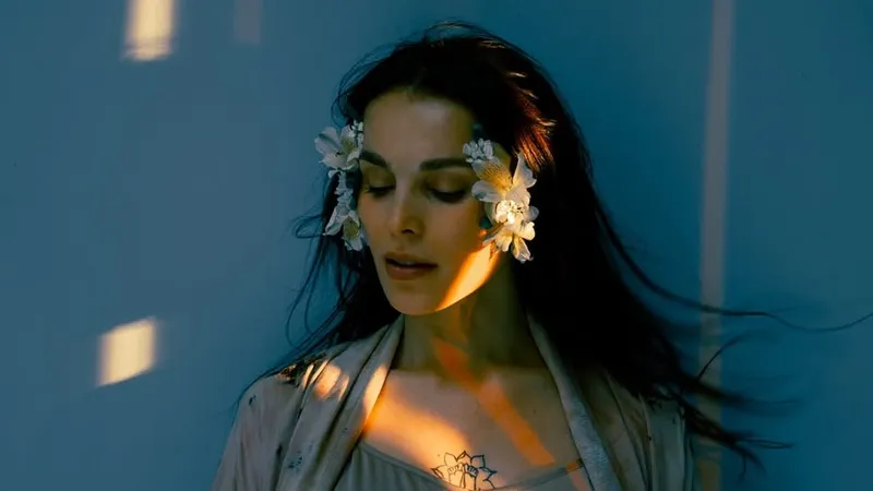 Сати Казанову заподозрили в связи с сектой