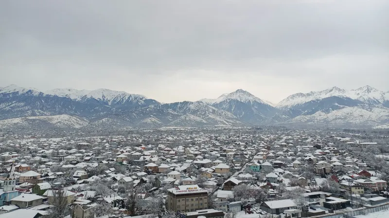 Снег и потепление: прогноз погоды в Алматы на неделю