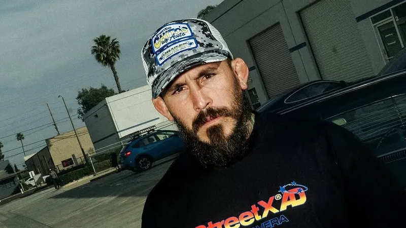 Боец UFC дробовиком отпугнул вооруженного грабителя