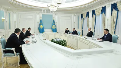 глава МИД Азербайджана Джейхун Байрамов, президент РК Касым-Жомарт Токаев, фото - Новости Zakon.kz от 11.03.2025 15:00