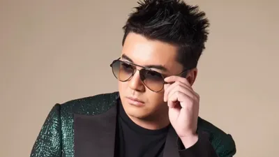 Популярный казахстанский певец Алмас Кишкенбаев, фото - Новости Zakon.kz от 08.03.2025 00:42