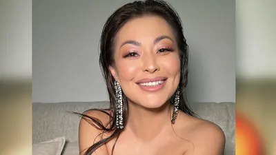 Дильназ Ахмадиева улыбается, фото - Новости Zakon.kz от 11.03.2025 19:03