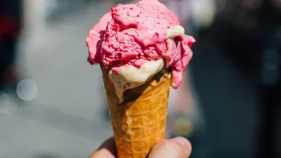 Четырехлетний мальчик вызвал полицию из-за того, что его мама съела мороженое , фото - Новости Zakon.kz от 12.03.2025 06:38