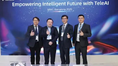 Представители АО "Казахтелеком" Индыкбаев Алибек, Увалиев Даурен и "China Telecom" Edmund Cheung, Wu Xiao Lei., фото - Новости Zakon.kz от 13.03.2025 21:35