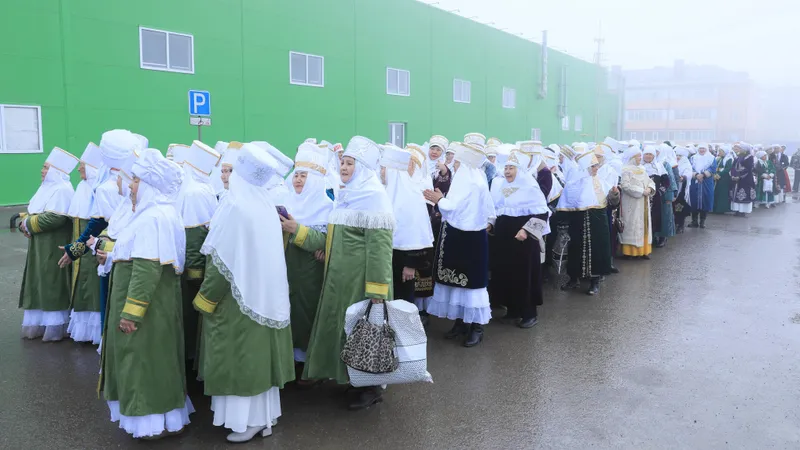 В Актобе 100 бабушек и 100 невесток пропагандировали национальные ценности, фото - Новости Zakon.kz от 14.03.2025 18:11