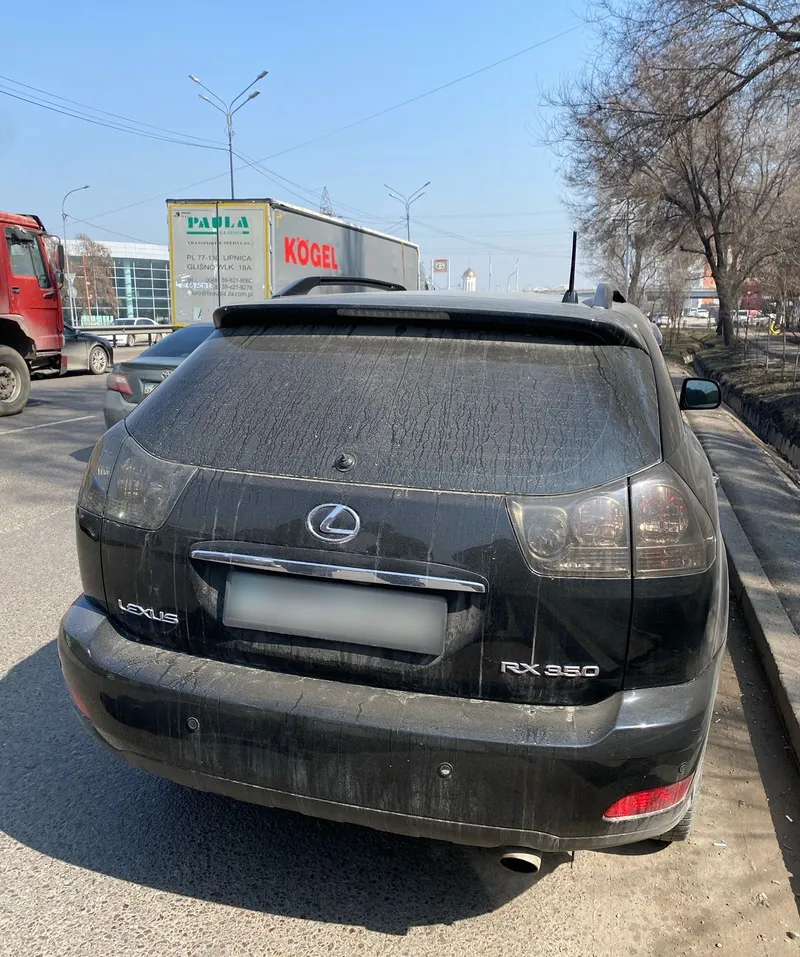 рейды по дорогам Алматы в поисках должников, фото - Новости Zakon.kz от 14.03.2025 10:54