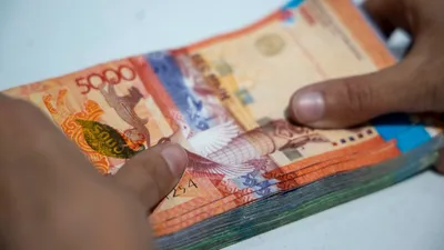 Незаконно полученную премию вернул в бюджет чиновник из Западного Казахстана, фото - Новости Zakon.kz от 14.03.2025 18:41