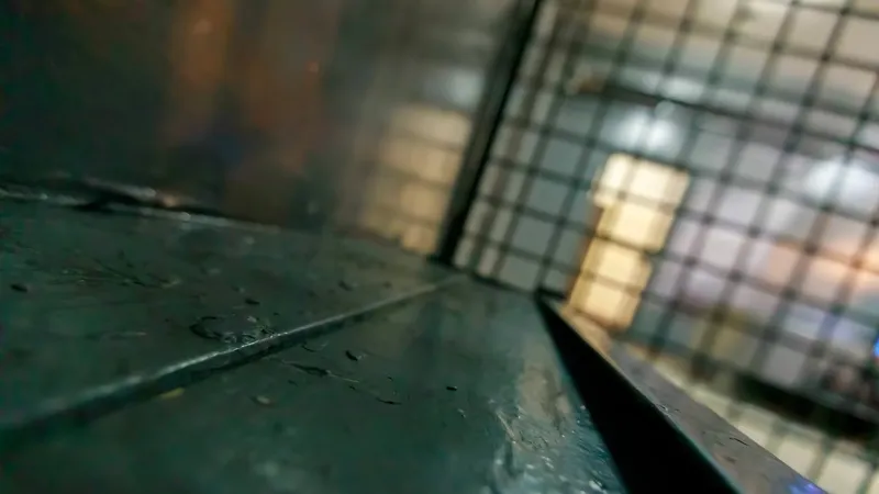 Посылка из Таиланда отправила казахстанца в тюрьму на 16 лет