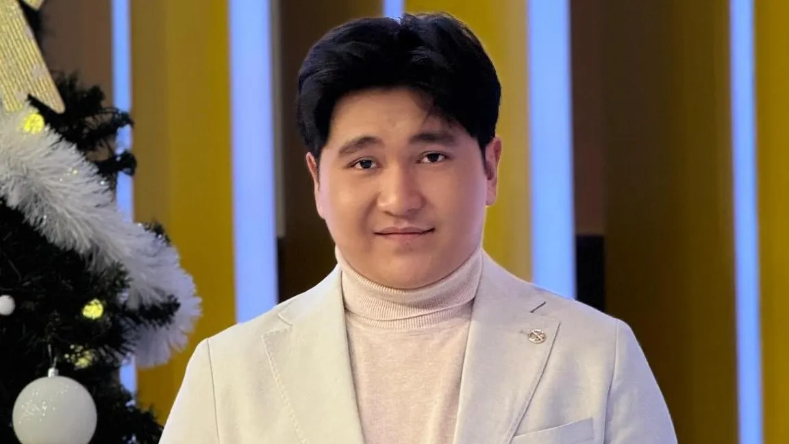 Үлкен транни жігітті желіде трахает