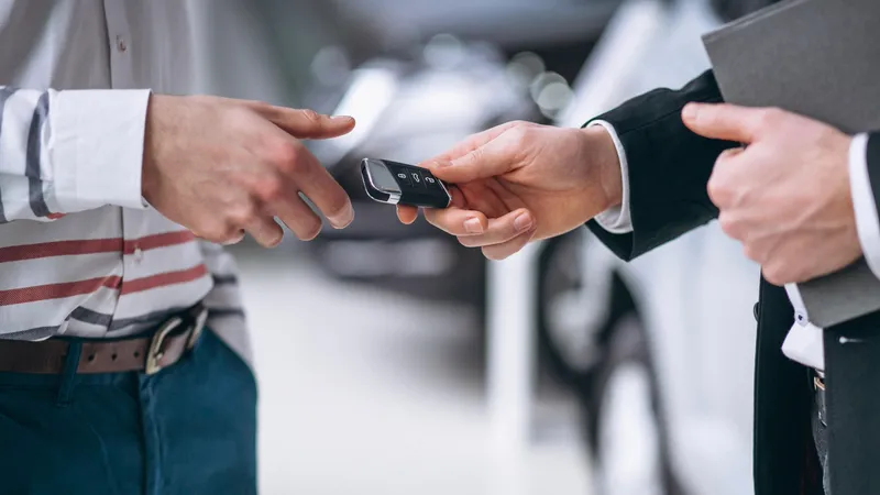 Как два казахстанца лишили машин и денег сразу 29 человек