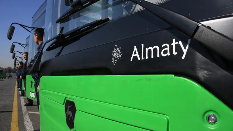 Пять автобусов изменили схемы движения в Алматы: список