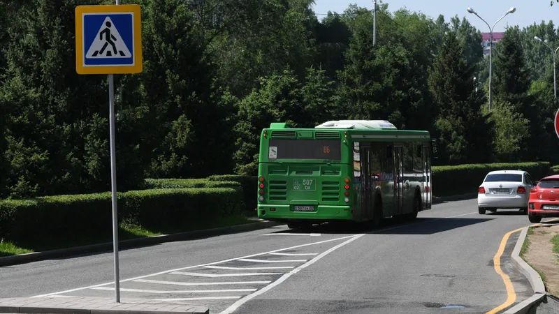 Казахстанцам напомнили один из важных пунктов ПДД