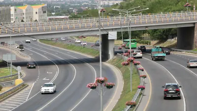 Машина, машины, авто, автомобиль, автомобили, дорога, дороги, транспортное движение, дорожное движение, дорожный трафик, фото - Новости Zakon.kz от 25.02.2026 14:17