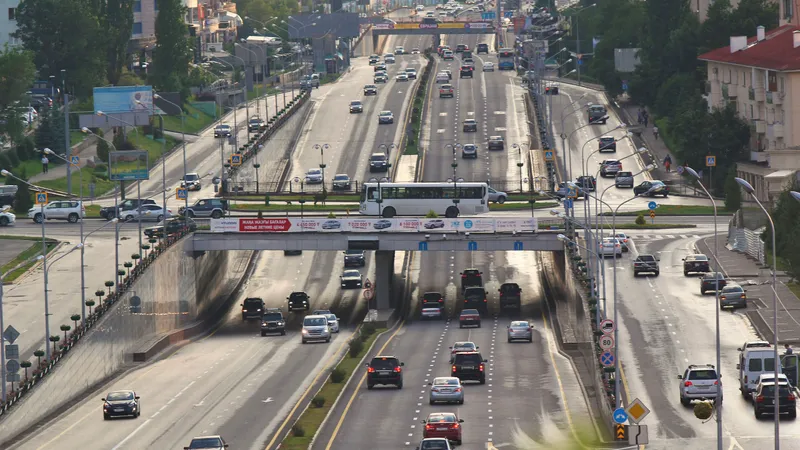 Штрафы, номера и агрессивное вождение: в Алматы начали "цифровую зачистку" дорог