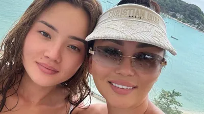 Многодетная Баян Алагузова намекнула, на кого похожа ее третья дочь Алиса, фото - Новости Zakon.kz от 19.03.2025 16:58