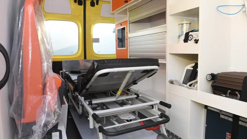 Теміртауда жедел жәрдем фельдшері әріптесін сабап ауруханаға түсірді