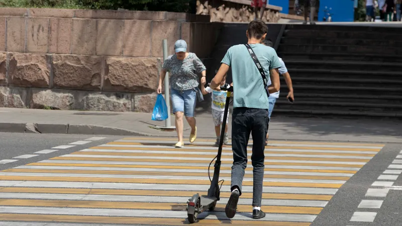 Решить вопрос с самокатами в кратчайшие сроки поручили МВД