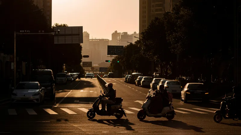 Школьник на мопеде врезался в авто в Актобе, есть пострадавший