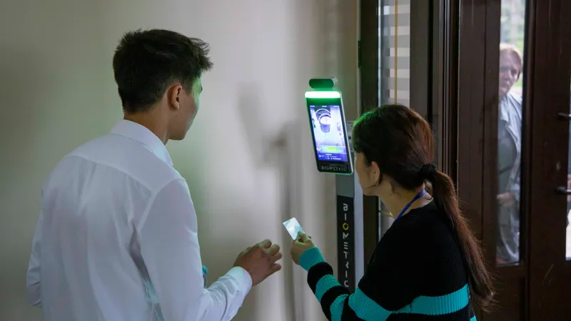 К абитуриентам с важной информацией по поводу грантов обратилось Миннауки