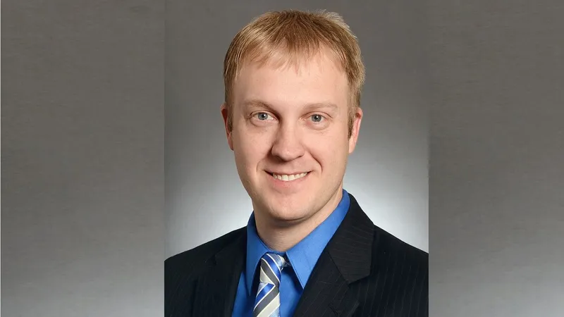 Женатого сенатора арестовали за домогательство к несовершеннолетней девушке в США