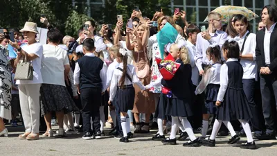 Первоклассники, первый класс, школьники, ученики младших классов, начальные классы, школа, 1 сентября, первое сентября, школьная линейка, День знаний, первый звонок, сурет - Zakon.kz жаңалық 15.07.2025 09:55