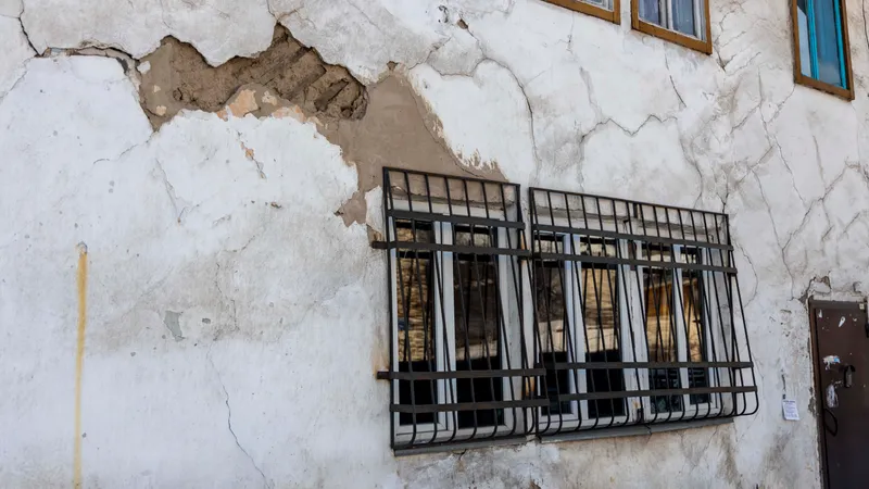 Кто должен оплачивать ремонт аварийных зданий