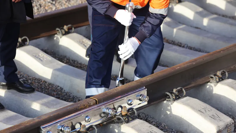 Крупная кража в Казахстане: 4 тонны меди украли с железной дороги