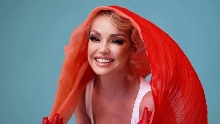 Кең жамбаспен аяқтарды таратыңыз