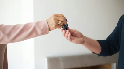 Пәтер сатып аларда ақшасыз да баспанасыз да қалуыңыз мүмкін - жаңа алаяқтық схема