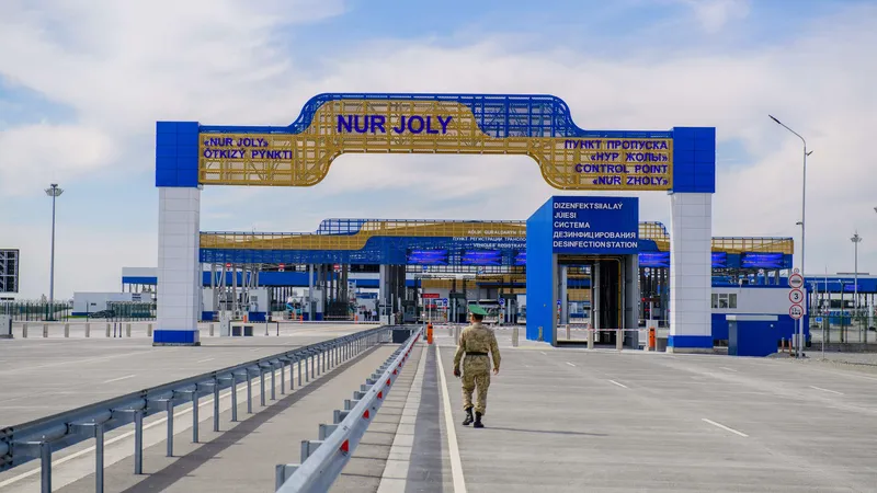 Көлік пен жүк үшін шекарада электрондық кезектен өту ережелері өзгерді