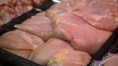 Куриное мясо, филе, курица, мясо птицы, мясной отдел, куриное филе, курятина, сурет - Zakon.kz жаңалық 06.08.2025 12:53