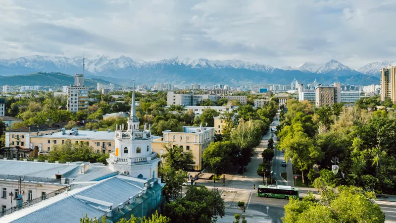 Алматы, весна в Алматы, виды Алматы, город Алматы, виды города Алматы, пейзаж Алматы, Алматинский пейзаж, панорама Алматы, достопримечательности Алматы, достопримечательности города Алматы, туризм в Алматы