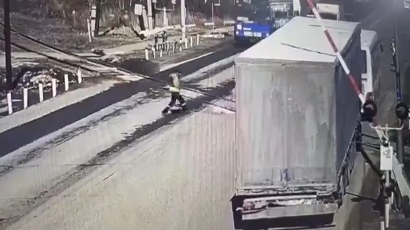 аварию удалось избежать благодаря полицейским, фото - Новости Zakon.kz от 31.03.2025 22:06