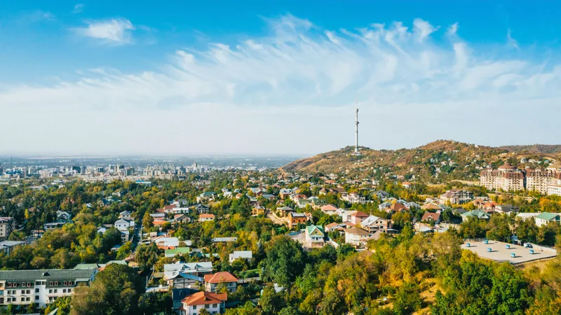 В Алматы вернется тепло до +24°С, в Астане морозно, а в Шымкенте почти летняя погода: прогноз на три дня