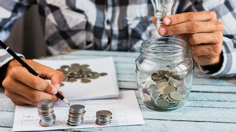 Выгодно ли хранить деньги в банке: как меняются ставки по депозитам физлиц