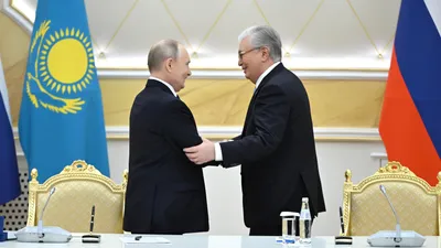 Президент Республики Казахстан Касым-Жомарт Токаев и Президент Российской Федерации Владимир Путин, Касым-Жомарт Токаев и Владимир Путин, Путин и Токаев, Токаев и Путин, Россия и Казахстан, Казахстанско-российские отношения, РФ и РК, отношения России и Казахстана, сурет - Zakon.kz жаңалық 11.11.2025 09:24