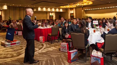 Тадаши Янаи занимает 30 место в списке Forbes, фото - Новости Zakon.kz от 03.04.2025 08:33