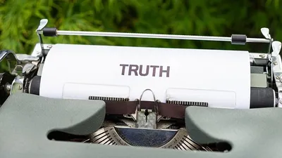 какие люди чаще верят в теории заговора, выяснили в Турции, фото - Новости Zakon.kz от 02.04.2025 20:16